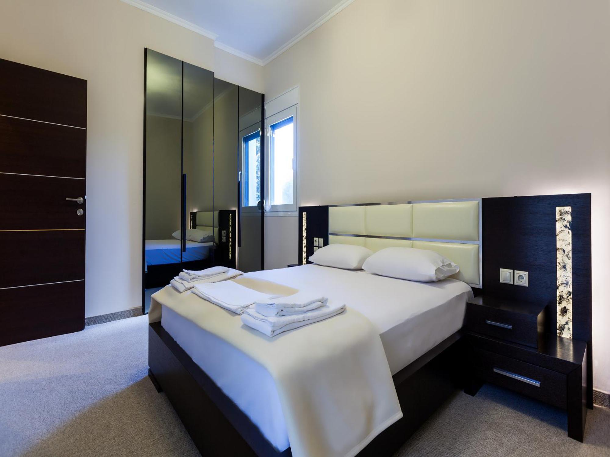 Pearl Bay Hotel Apartments Vrontádos Eksteriør bilde